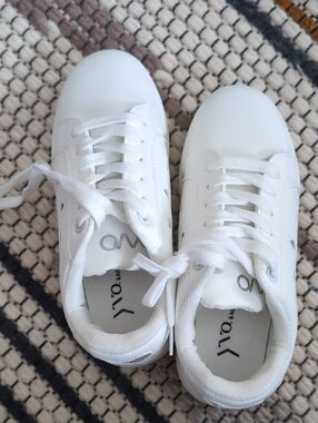 Never worn, white Low-Top Lace-Up Sneakers
